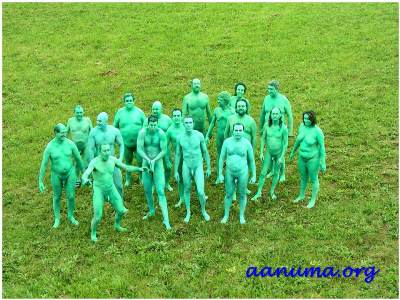  Fiesta nudista de cuerpos pintados en un encuentro de asociaciones en Cantabria 